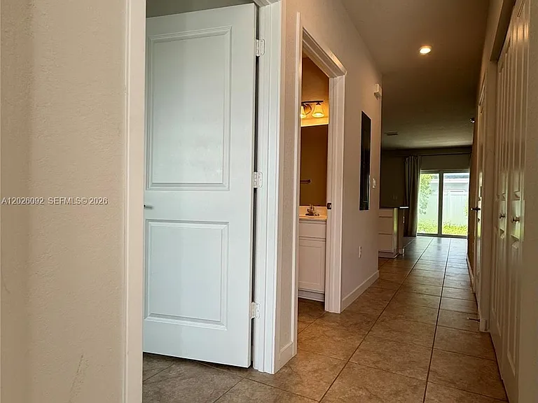 1073 NW 5th St #1073 — Photo 3