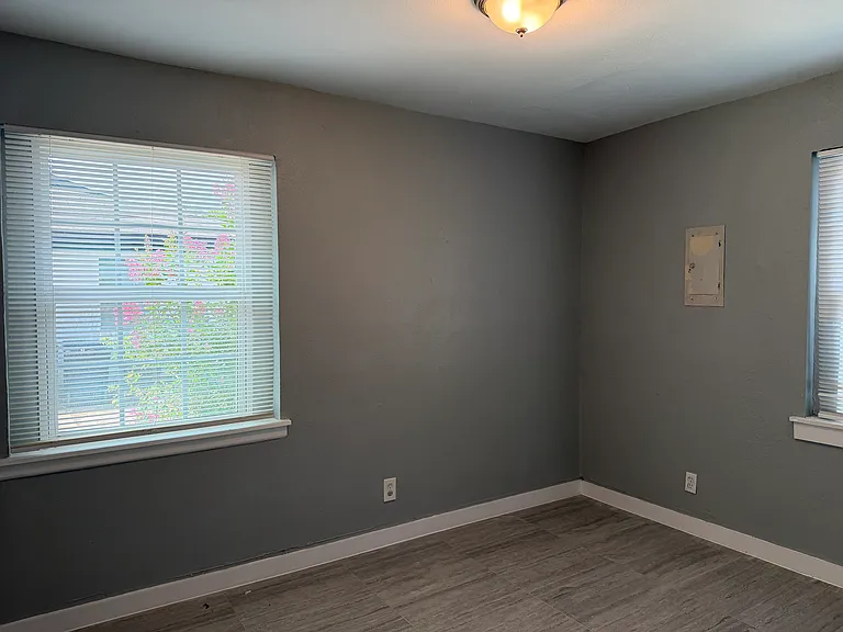 2502 Normont Cir — Photo 9
