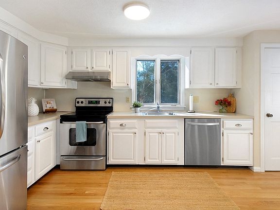 4th image of 100 Harrington Ave