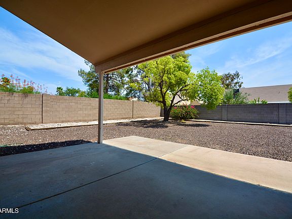 3rd image of 937 E Tonto Ln