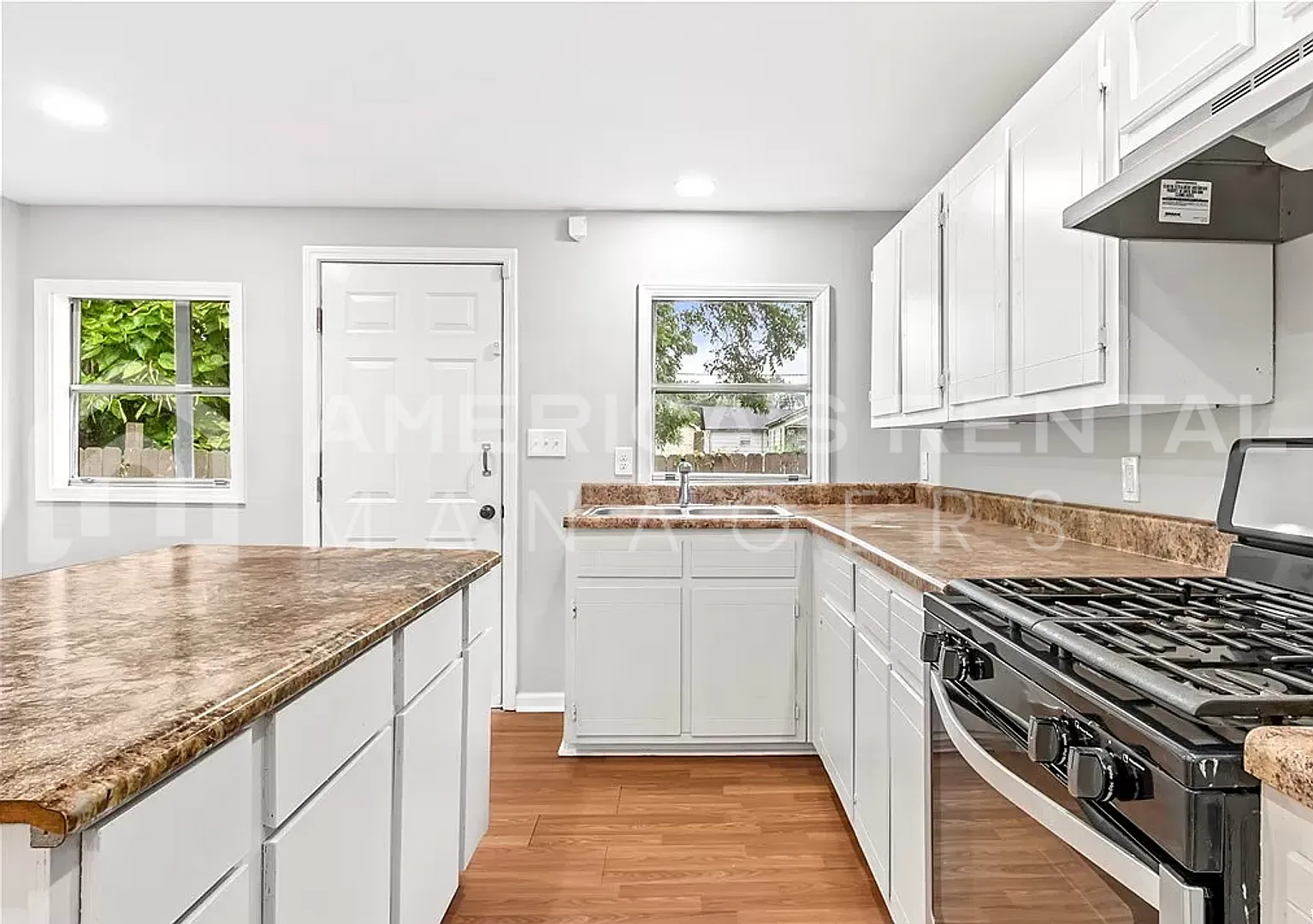 Cute Home for Rent in Tuscaloosa!! Available to View Now! — Photo 3