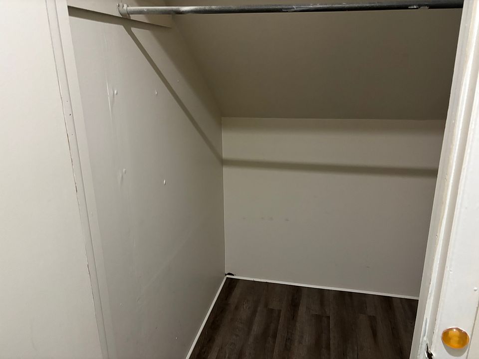 1st image of 48 Schoolhouse Rd Floor 1