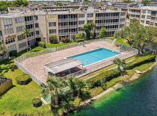 1710 NE 191st St APT 206, Miami, FL 33179