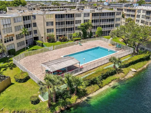1710 NE 191st St APT 206, Miami, FL 33179