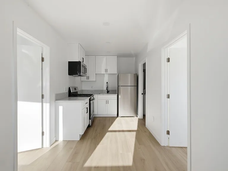 1805 W 80th St — Photo 13