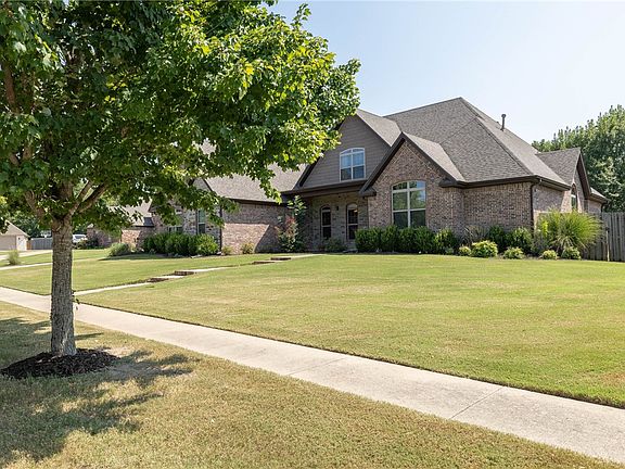 2nd image of 2731 N Floral Ct