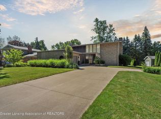 2903 N Cambridge Rd, Lansing, MI 48911