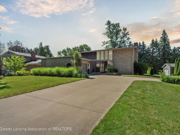 2903 N Cambridge Rd, Lansing, MI 48911