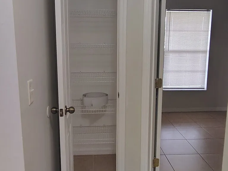 1624 Kismet Pkwy E — Photo 10