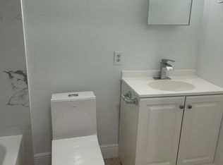 5725 NW 27th Ct, Fort Lauderdale, FL 33313