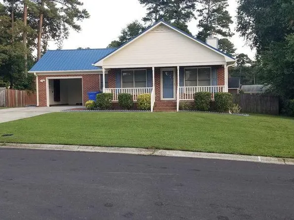 5186 Goldeneye Ct, Fayetteville, NC 28303