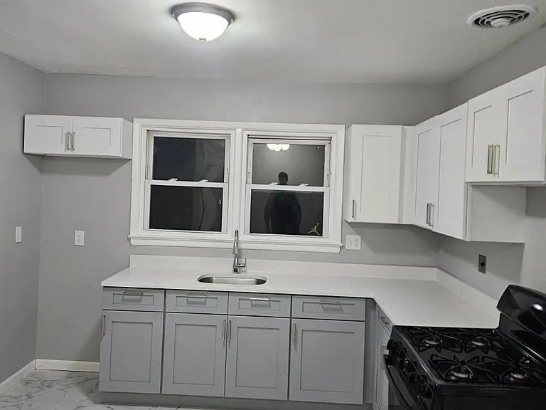 158 3rd Ave #2R — Photo 6