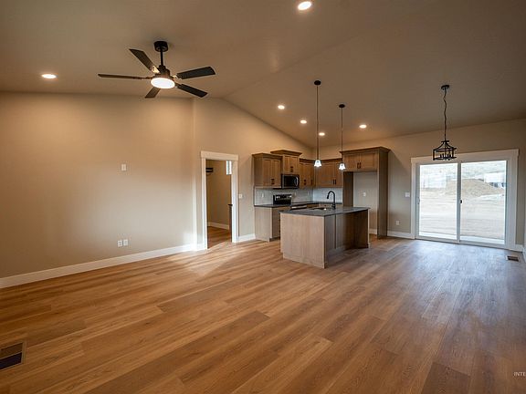 5th image of 2198 State Highway 52