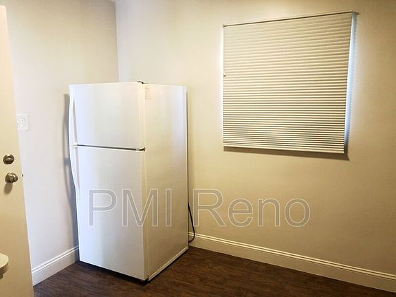 2nd image of 1747 1/2 C St Unit 1B