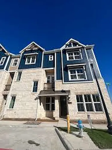 800 Comal Dr Photo 1