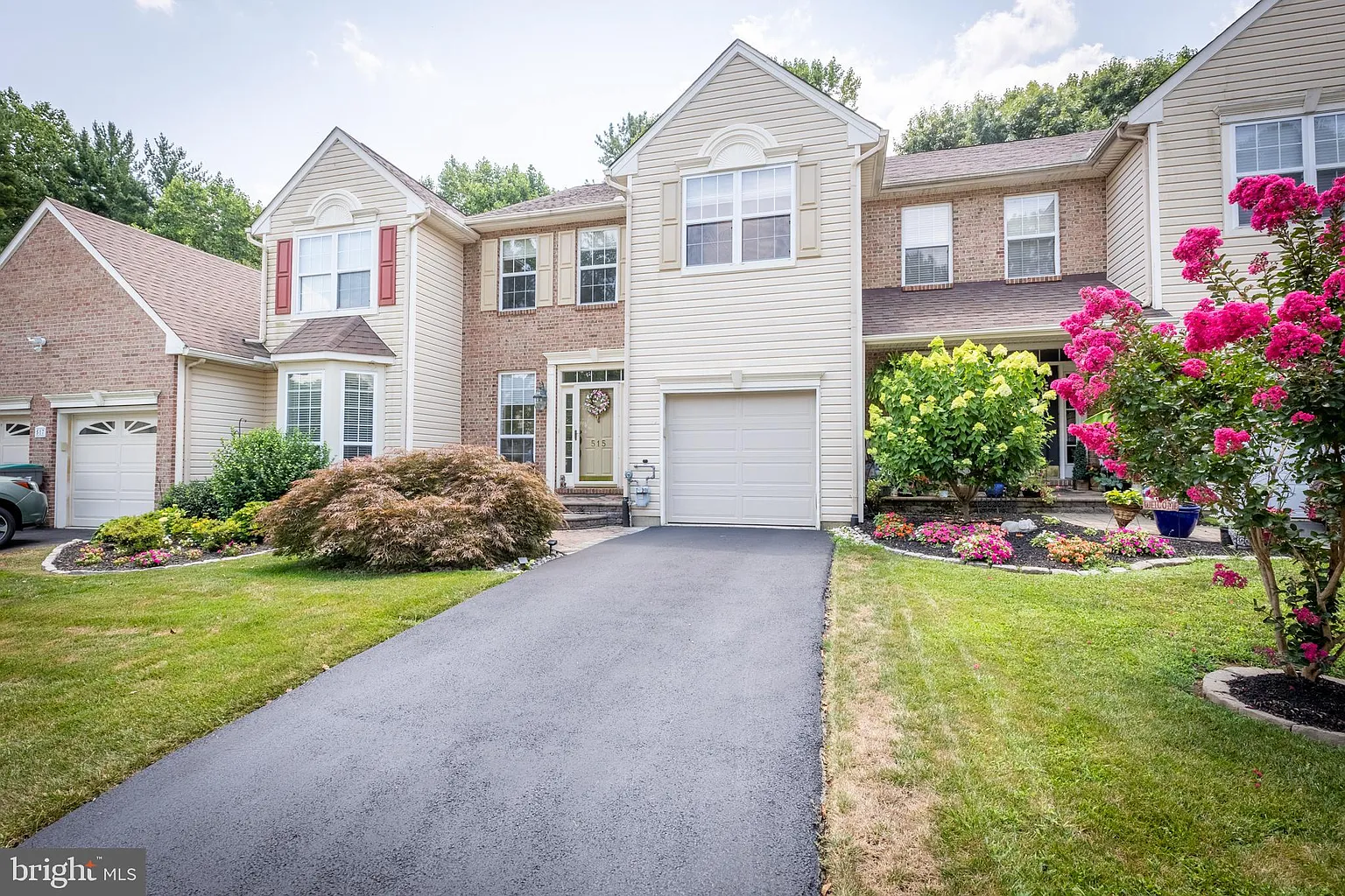 515 Southhampton Ln photo 1