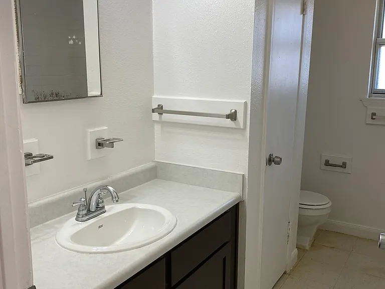 2308 Carley St — Photo 5