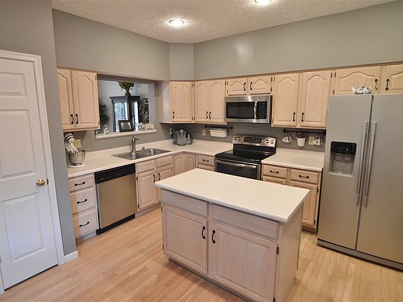2nd image of 10808 Doral Ct