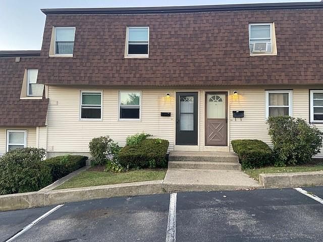 1st image of 1588 Main St APT 3
