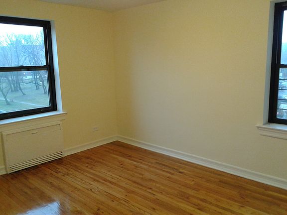 4th image of 7323 210th St APT 6E