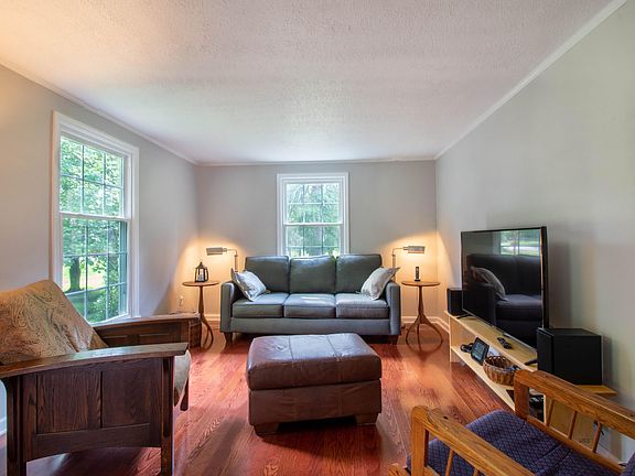 2nd image of 7826 Shadwell Dr