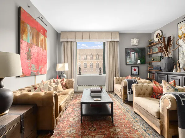 2056 5th Avenue image 1 of 9