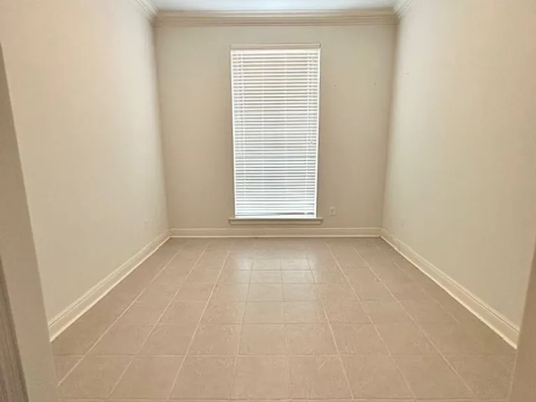 101 Lexi Falls Ln — Photo 9