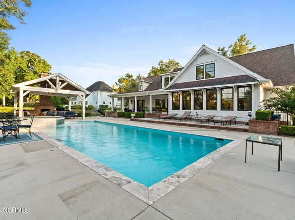 1605 Softwind Way, Wilmington, NC 28403