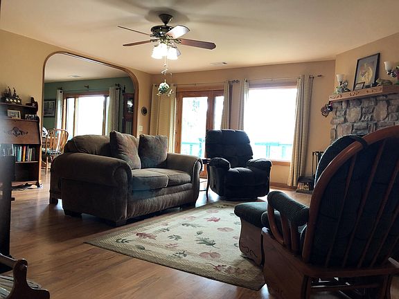 4th image of 98 Stonewood Ln