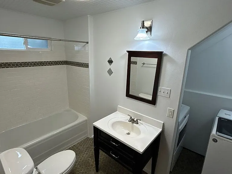 422 SW 9th St — Photo 15