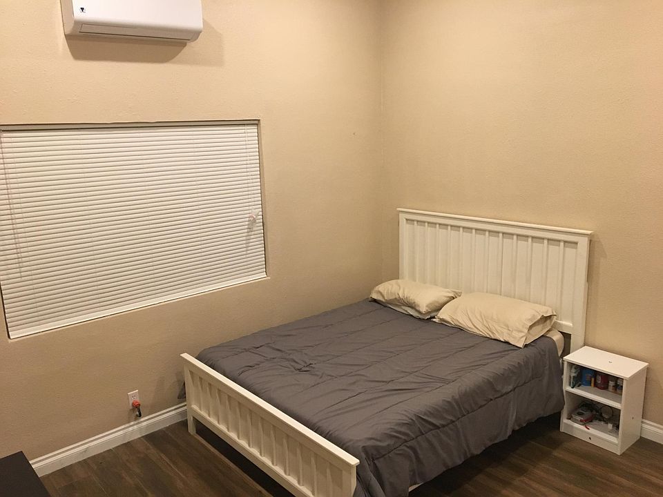 Master Bedroom (1)