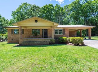 34 Goldmont St, Black Mountain, NC 28711