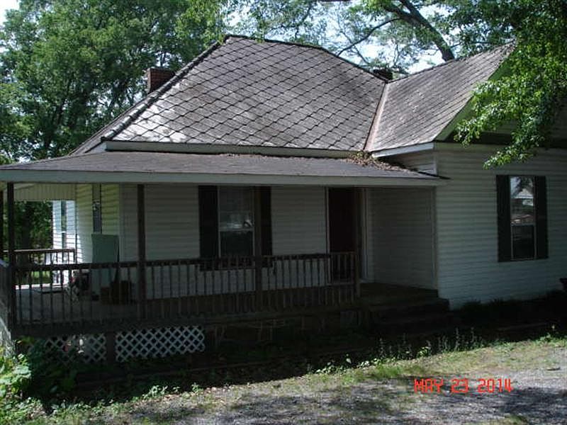 1st image of 905 Crittenden Ave