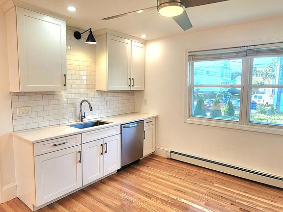 2nd image of 248 Pearl St APT 1