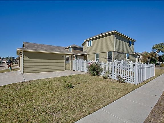 2nd image of 1617 Corn Hill Ln