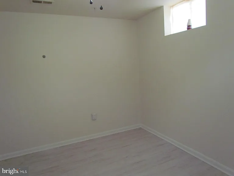 23220 Spalding Ln — Photo 12