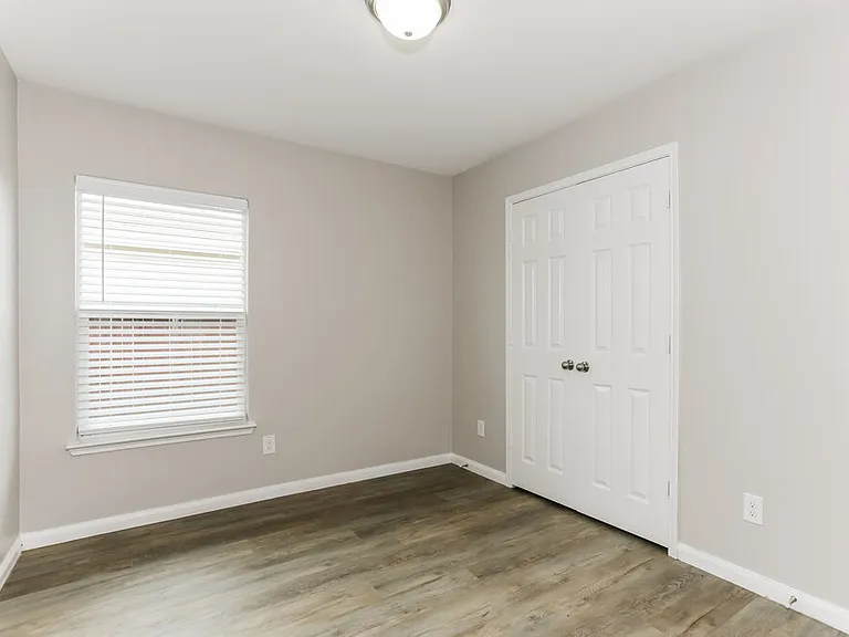10041 Silent Hollow Dr — Photo 12