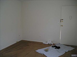 3rd image of 162 Belleville Ave APT 8B