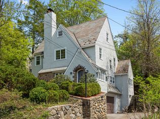 16 Dobbs Ter, Scarsdale, NY 10583