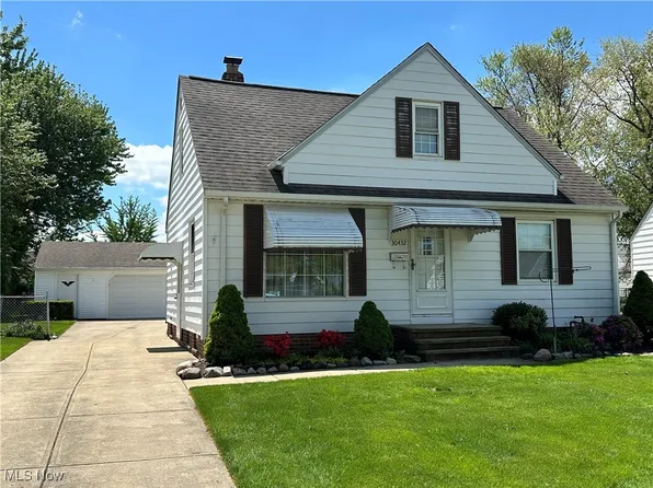 30432 Mildred Dr, Eastlake, OH 44095