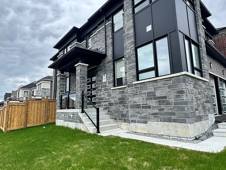 1509 Honey Locust Pl — Photo 3