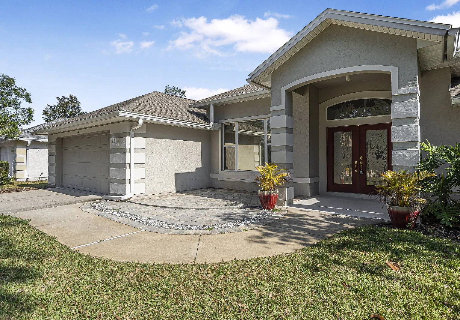 3 bed, 2.0 bath, 1929 sqft, $3,200 — Photo 1