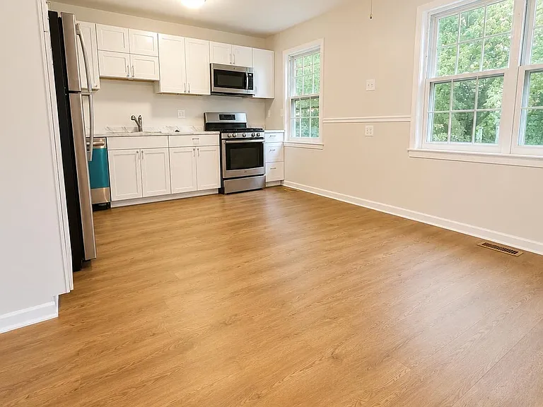 25 Arwell Ct #15C — Photo 4