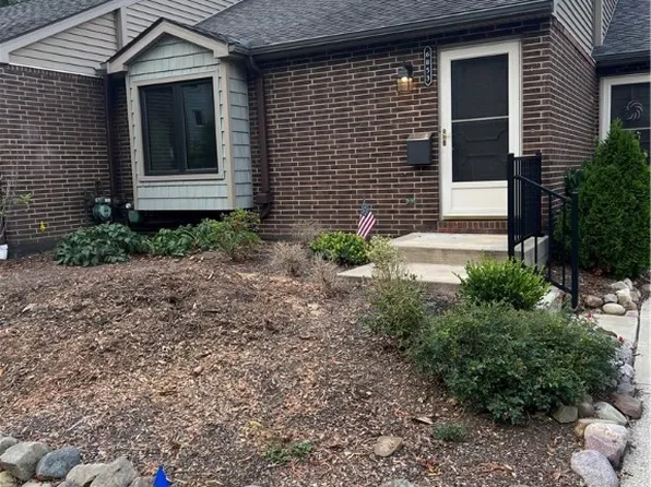 6853 W Fitzwater Rd #61, Brecksville, OH 44141