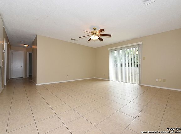 5th image of 5418 Champions Hill Dr