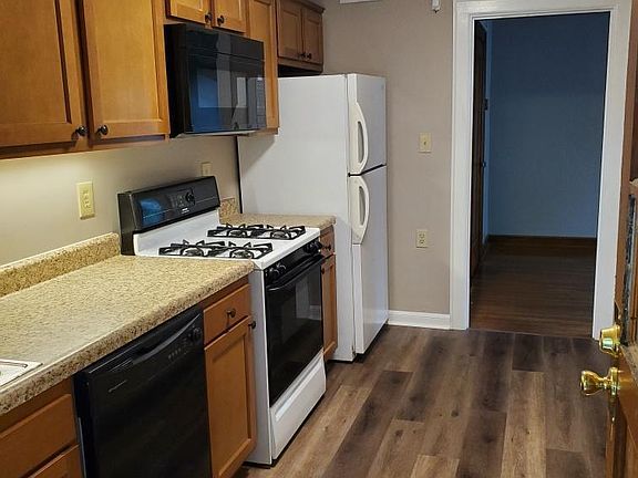 5th image of 3075 Sunset Dr
