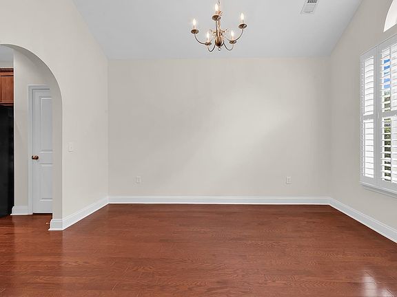 3rd image of 148 Rivers Edge Dr.