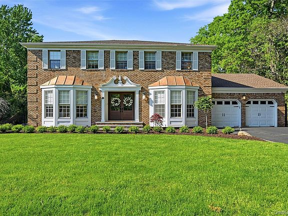 3rd image of 19 Quaker Hill Road