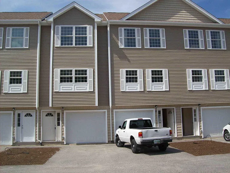 675 Bell St #16 — Photo 1