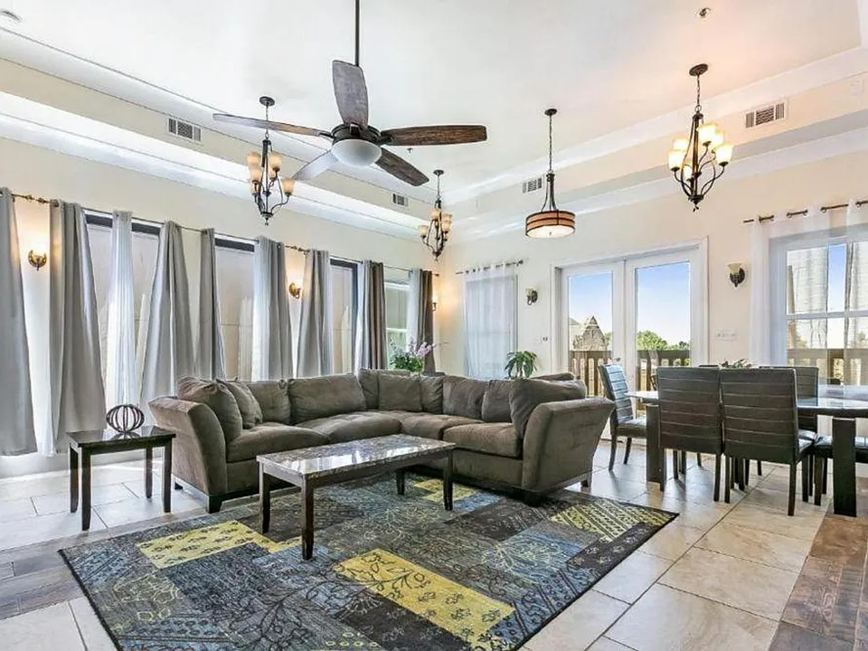 1818 Carondelet St #3-ID1269243P